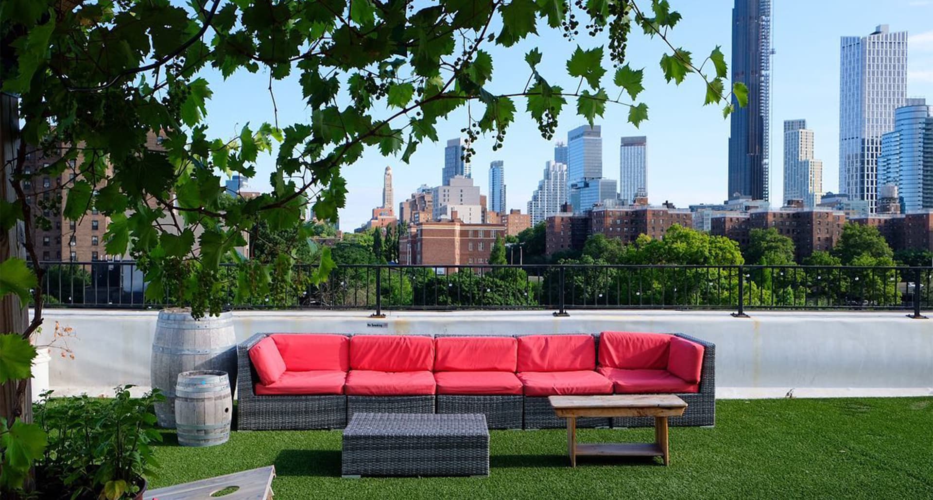 new york vineyards: rooftop reds williamsburg brooklyn