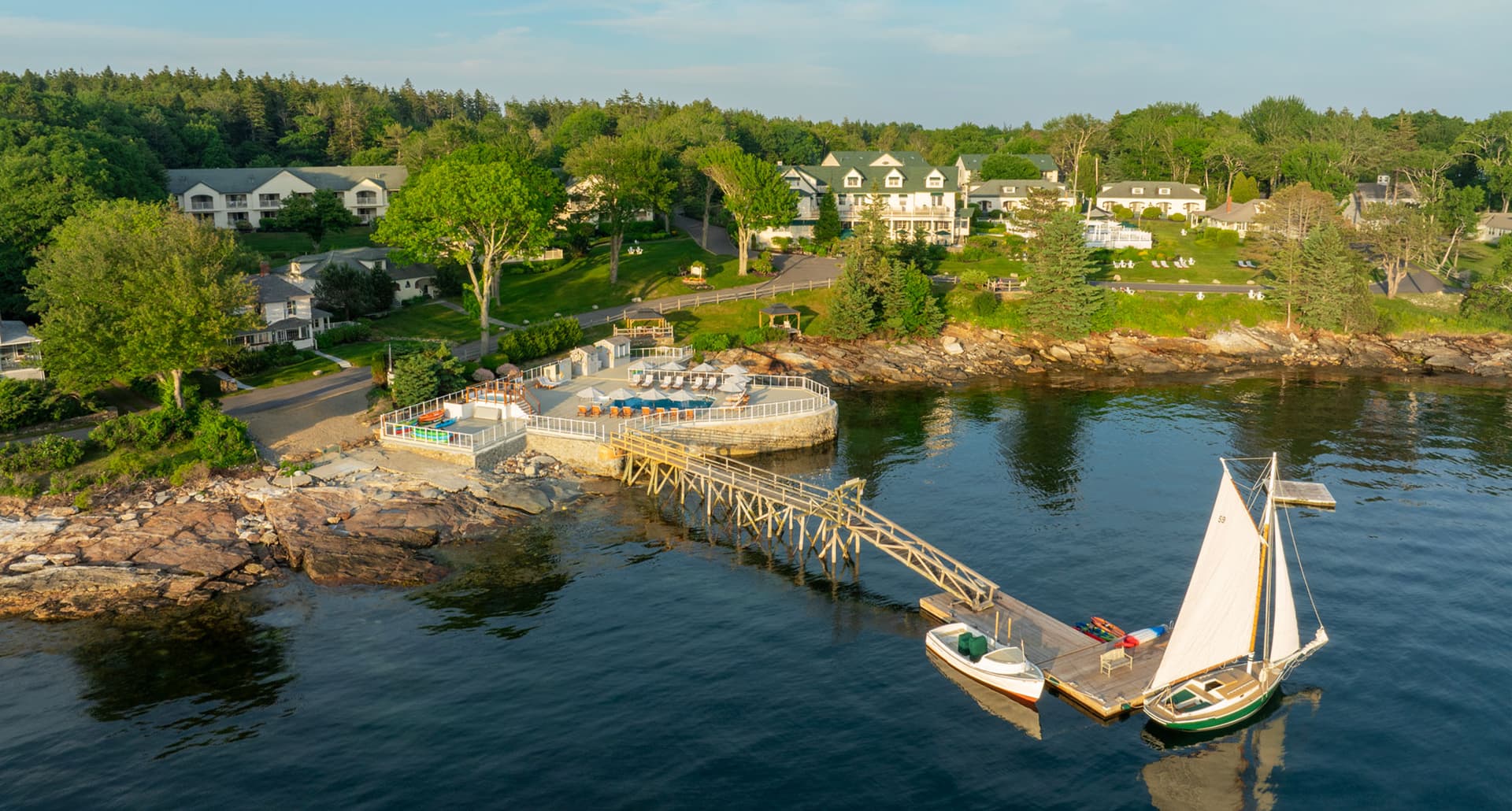 charming-small-towns-maine: the spruce point inn