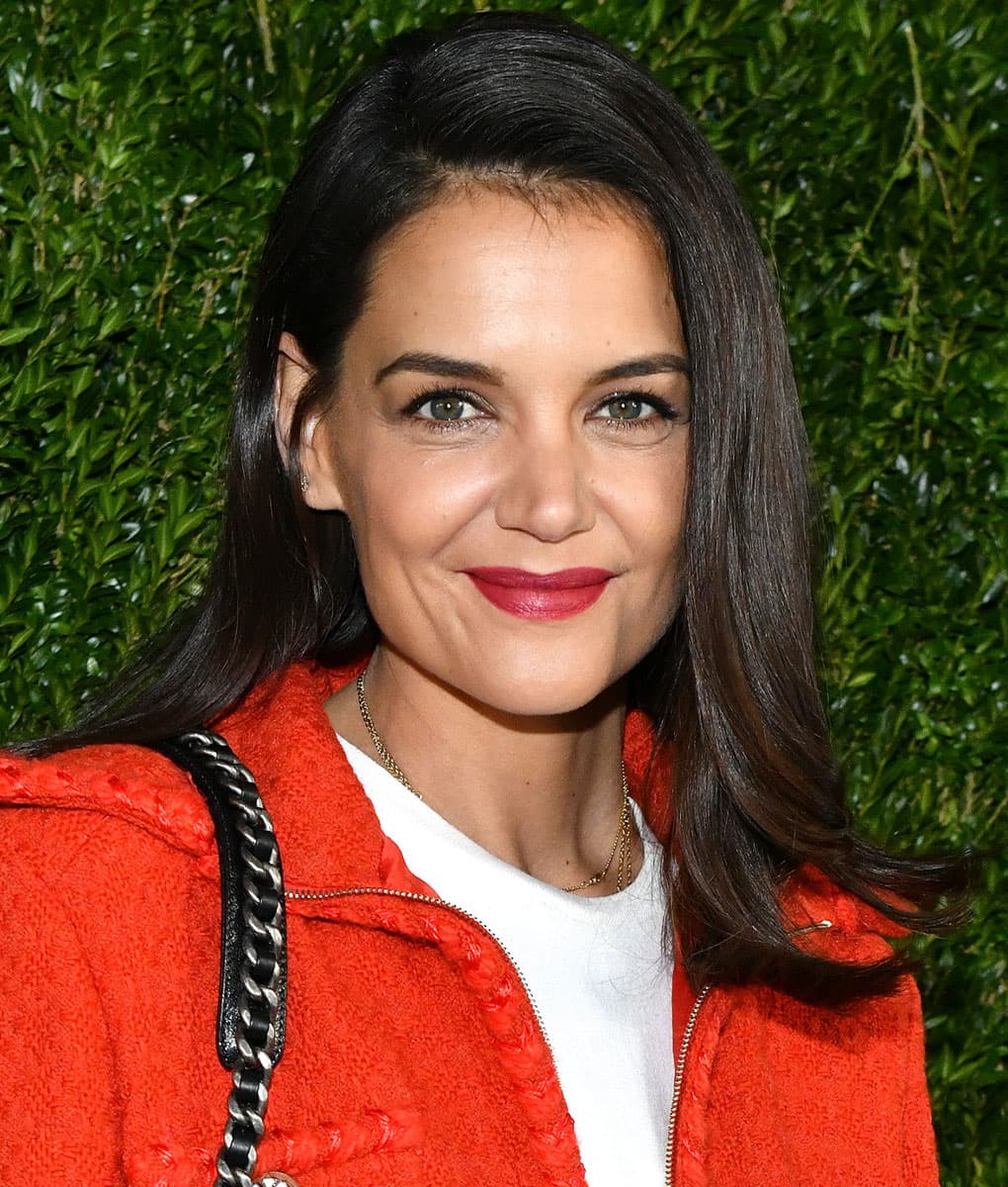 katie-holmes-hub