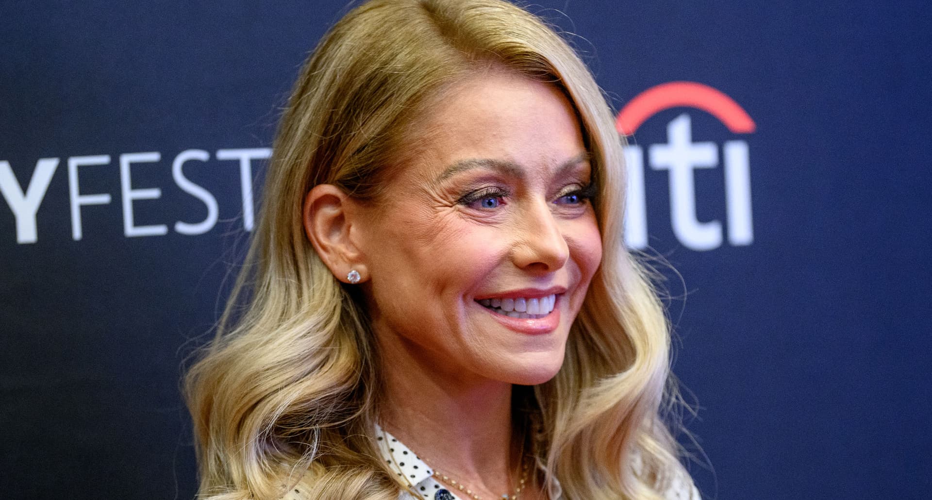 Kelly Ripa.