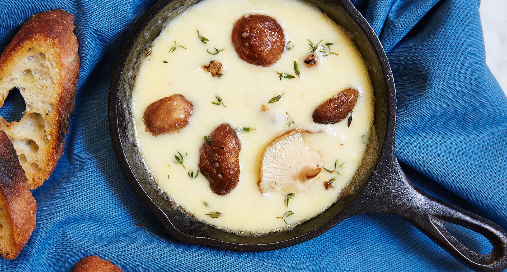 christmas party appetizers: mushroom skillet fondue