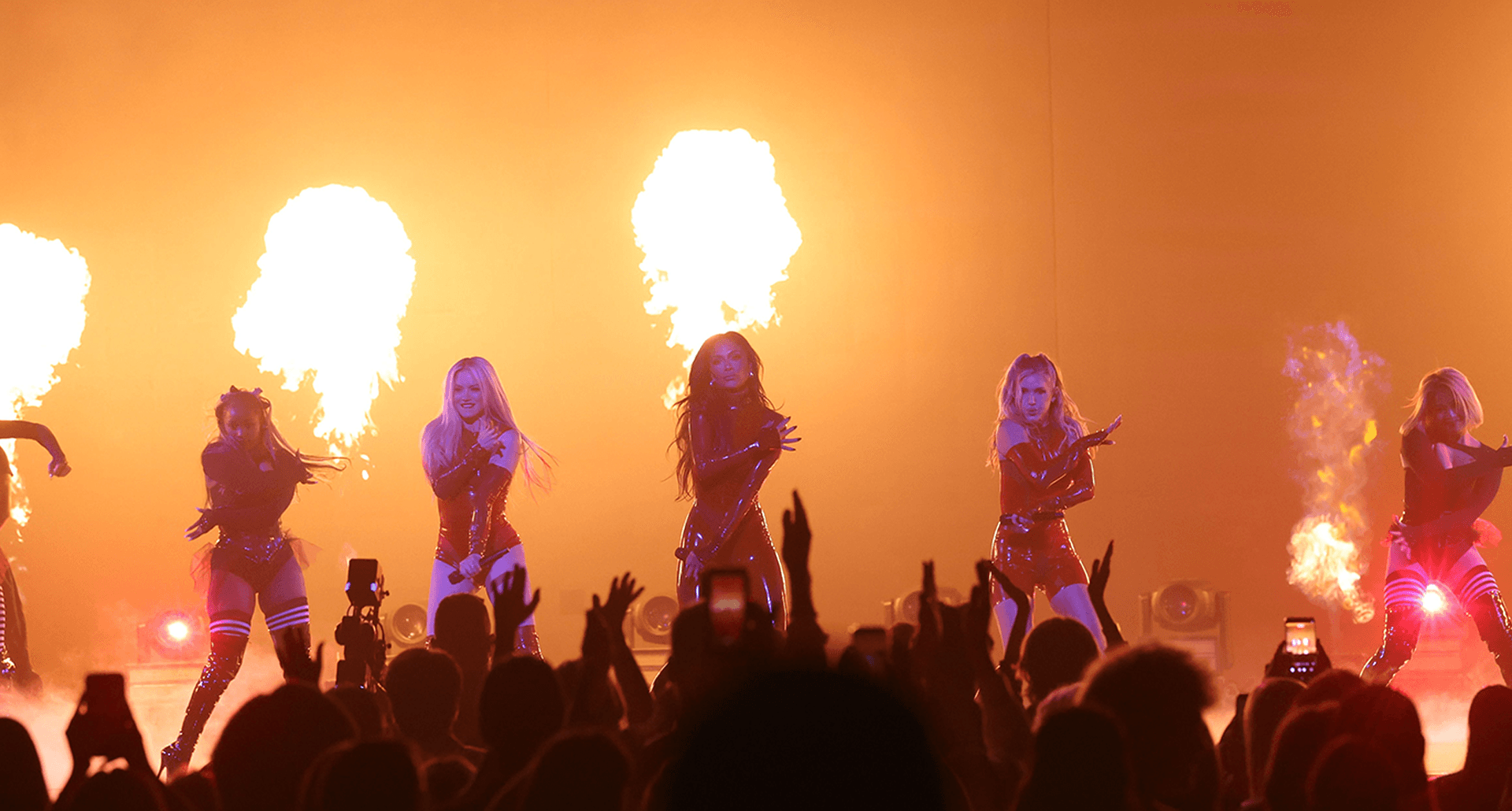 best performance amas 2026 pussycat dolls