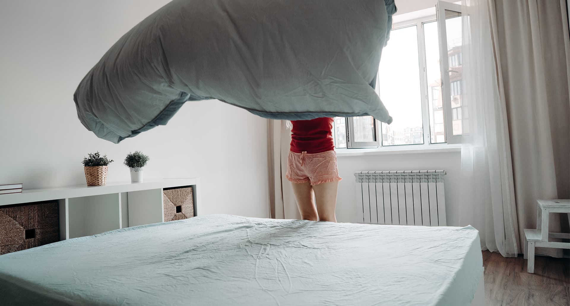 Woman show people how to deep clean a mattress