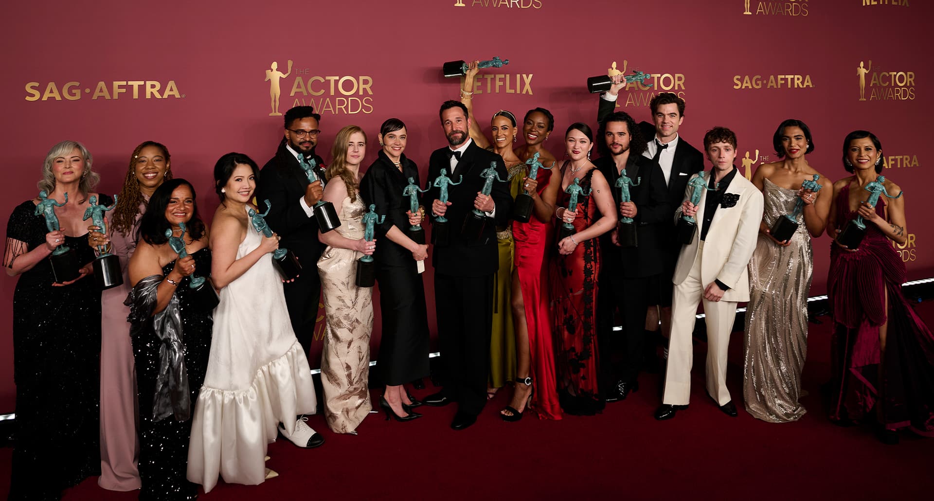 the pitt stars steal emmys red carpet: